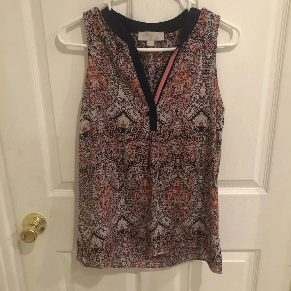 Olive and oak woman’s tank